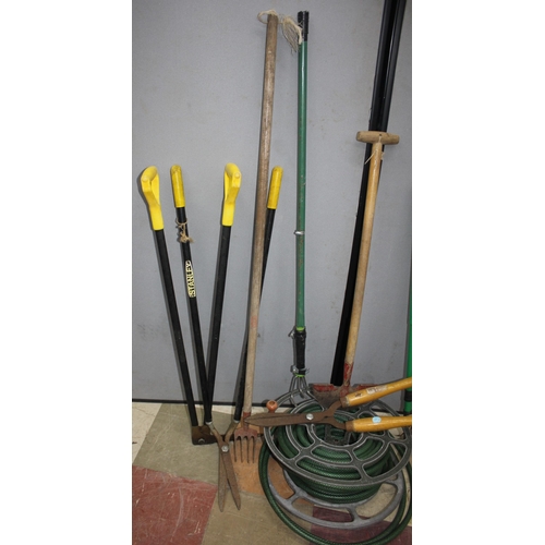 52 - VARIOUS GARDEN TOOLS