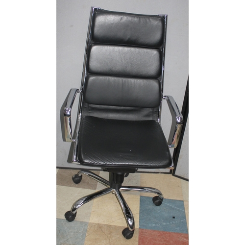 59 - 2 BLACK AND CHROME SWIVEL OFFICE ARMCHAIRS - NOT MATCHING