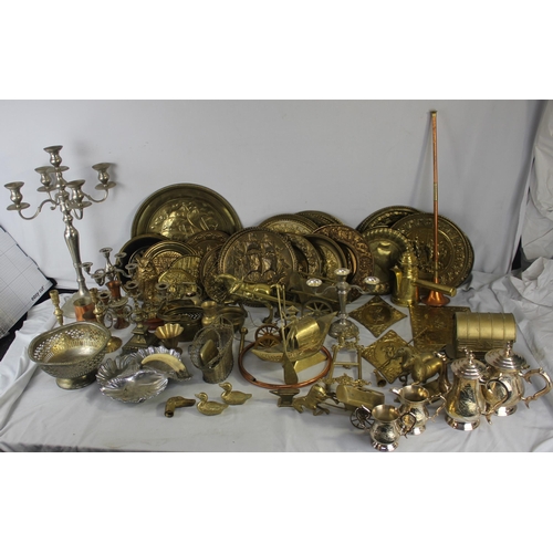 66 - VARIOUS METALWARE INCLUDING COPPER AND BRASS