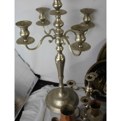 66 - VARIOUS METALWARE INCLUDING COPPER AND BRASS