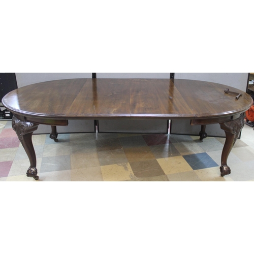 69 - MAHOGANY WIND OUT DINING TABLE WITH 2 EXTENSION LEAVES