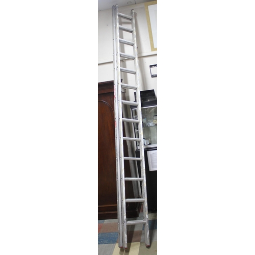 81 - ALUMINIUM DOUBLE EXTENSION LADDER