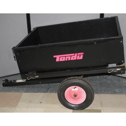 83 - SMALL TONDU BOX TRAILER (L93 x W78cm)