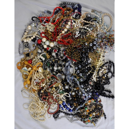 107 - BAG OF COSTUME JEWELLERY