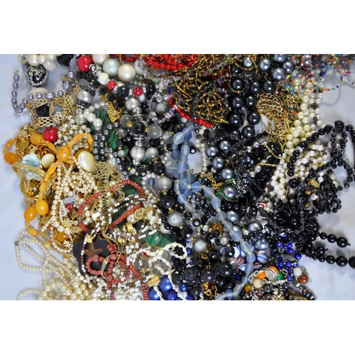 107 - BAG OF COSTUME JEWELLERY