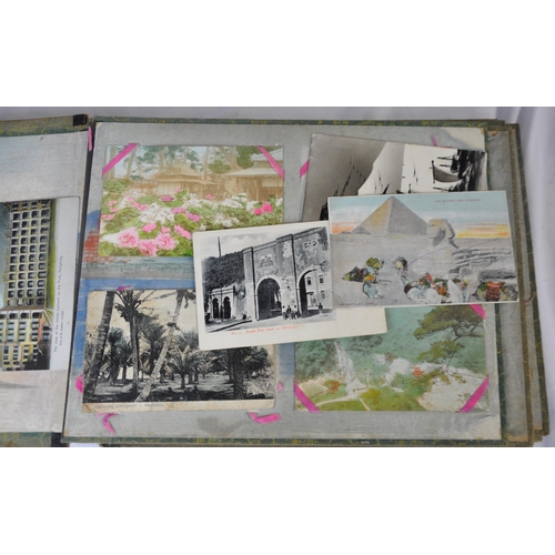 122 - POSTCARD ALBUM AND POSTCARD CONTENTS (DAMAGE TO ALBUM)