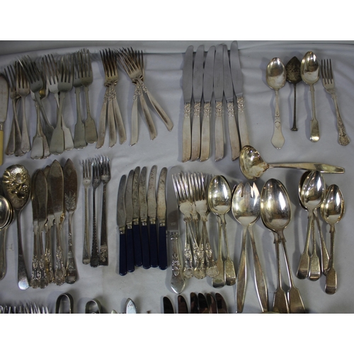 128 - BOWL OF MISCELLANEOUS CUTLERY