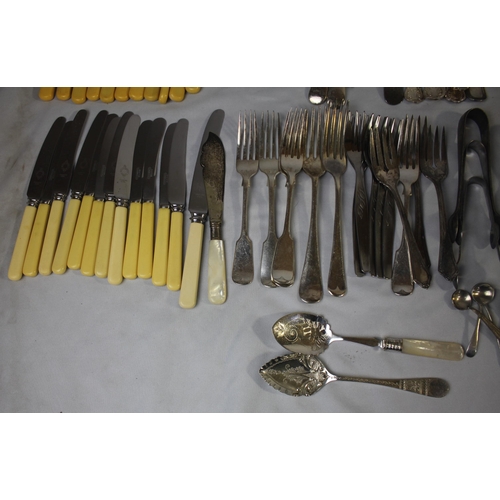 128 - BOWL OF MISCELLANEOUS CUTLERY