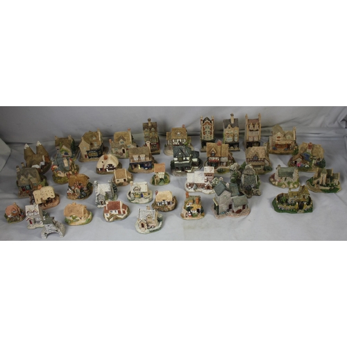 147 - QUANTITY OF LILLIPUT LANE COTTAGES