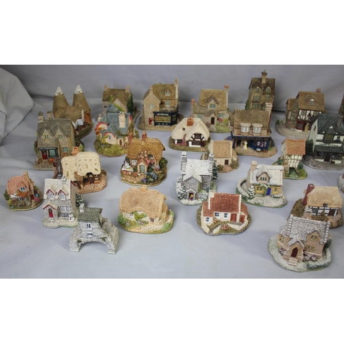 147 - QUANTITY OF LILLIPUT LANE COTTAGES