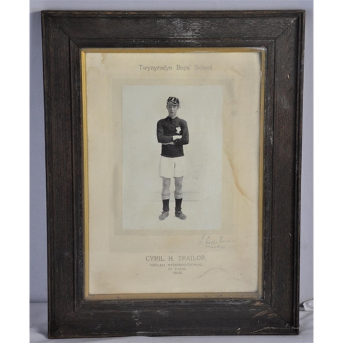 207 - FRAMED PHOTO CYRIL H TRAILOR, WELSH INTERNATIONAL 1932-33 (3 CAPS)