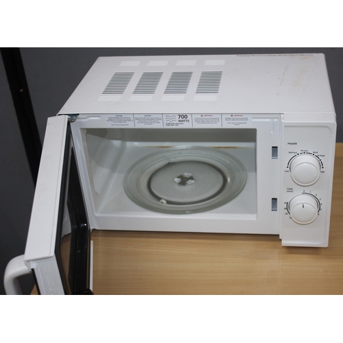 241 - RUSSELL HOBBS MICROWAVE