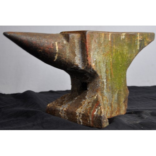 251 - ANVIL (L58 x H27cm)