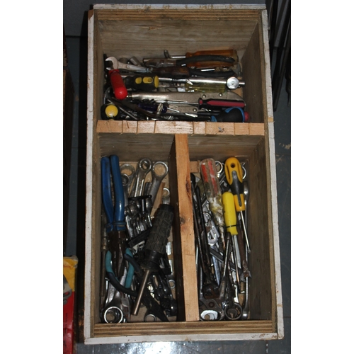 260 - 3 TRAYS OF VARIOUS TOOLS