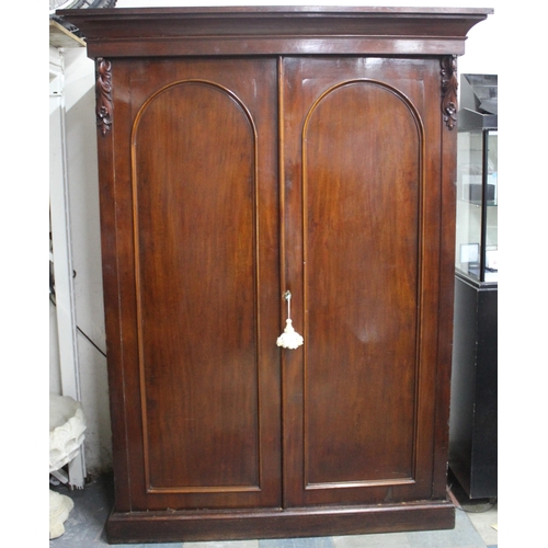 1 - LINEN PRESS WARDROBE