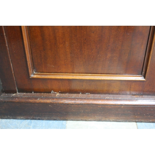 1 - LINEN PRESS WARDROBE