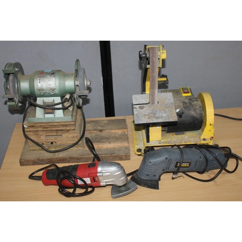 257 - BENCH GRINDER, BENCH MINI SANDER & 2 HANDHELD SANDERS