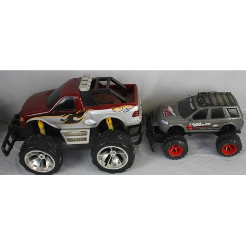 142 - REMOTE CONTROL CARS