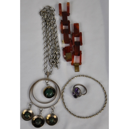 292 - VINTAGE JEWELLERY INCLUDING PIECES MARKED SILVER OR 925