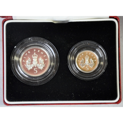 367 - 1990 SILVER PROOF FIVE PENCE TWO COIN SET, UNITED KINGDOM PROOF COIN COLLECTION 1983 AND TWO ROYAL M... 