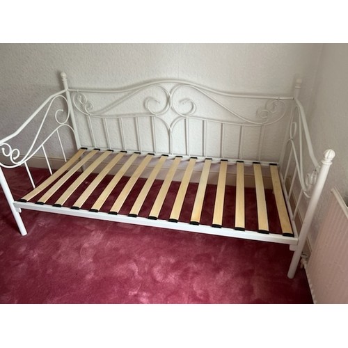 46 - WHITE METAL BENCH TYPE BED FRAME