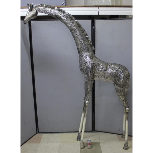 1 - LARGE METAL GIRAFFE ORNAMENT (6'6