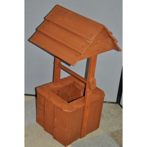 6 - WOODEN WELL GARDEN ORNAMENT