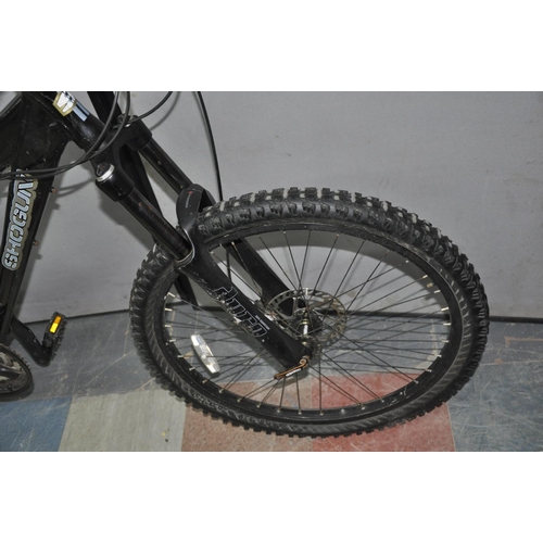 19 - 2 BIKES: SHOGUN GATECRASHER 200 21 SPEED MOUNTAIN BIKE WITH DISC BRAKES & APOLLO MAX 201 STUNT B... 