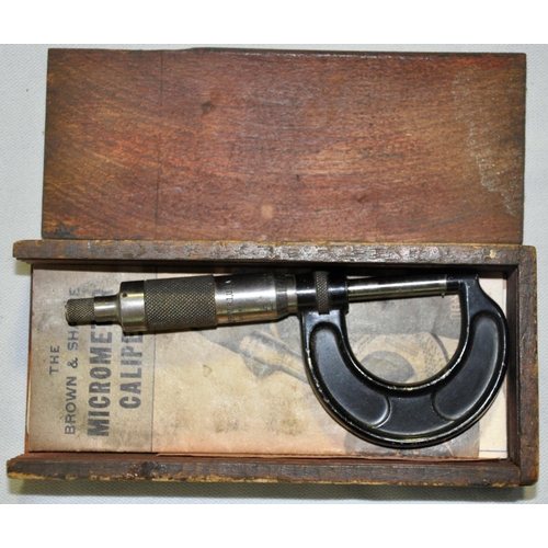 98 - MISCELLANEOUS ITEMS: THE BROWN AND SHARPE MICROMETER CALIPER IN WOODEN BOX, WATCHES AND WATCH STRAPS... 