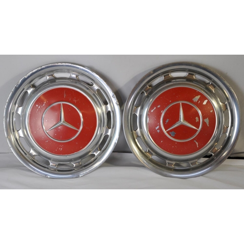 133 - SET OF 4 MERCEDES RED CENTERED HUB CAPS