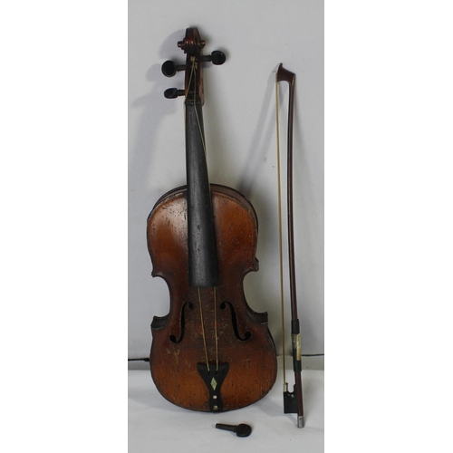 60 - VIOLIN & BOW IN HARD CASE - IN NEED OF REPAIR (51.5cm TOTAL LENGTH, BODY 13