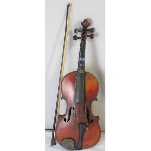 64 - VIOLIN & BOW IN HARD CASE - IN NEED OF REPAIR (59cm TOTAL LENGTH, BODY 14