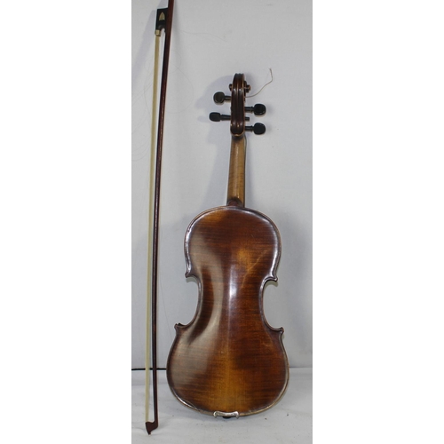 68 - VIOLIN & BOW IN HARD CASE - NEEDS REPAIR (TOTAL LENGTH 59cm, BODY 14