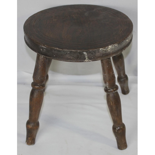 168 - SMALL MILKING STOOL (HEIGHT 26cm)