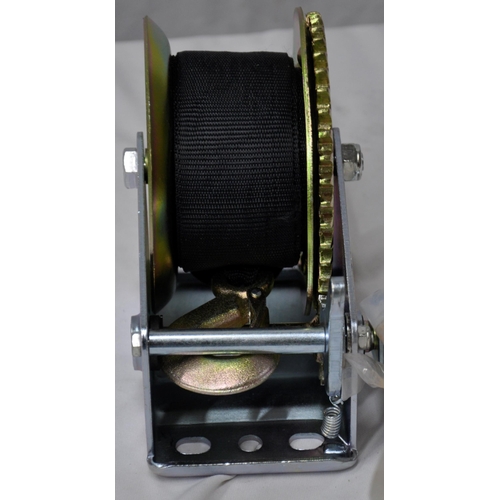 161 - 1400LB CAPACITY STRAP WINCH