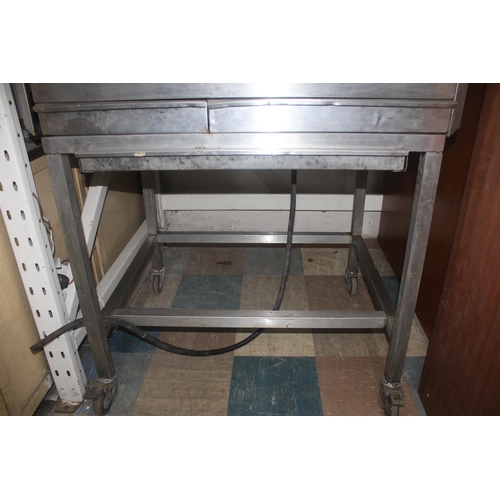 218 - VANGUARD OVENS STAINLESS STEEL ROTISSERIE ON STAND - HANDLE NEEDS RE-ATTACHING (3 PHASE)