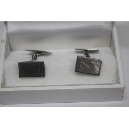 350 - 2 PAIR CUFFLINKS: PAIR MARKED STERLING SILVER IN PRESENTATION BOX & PAIR JACK DANIELS BOTTLE CUF... 