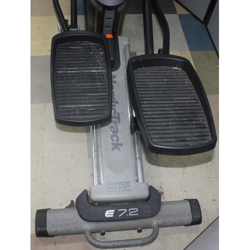 104 - NORDIC TRACK CROSS TRAINER - WORKS MECHANICALLY BUT NO POWER TO ELECTRONICS