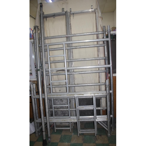 105 - TOWER SCAFFOLD PARTS & OXFORD STAIRWELL PLATFORM SYSTEM