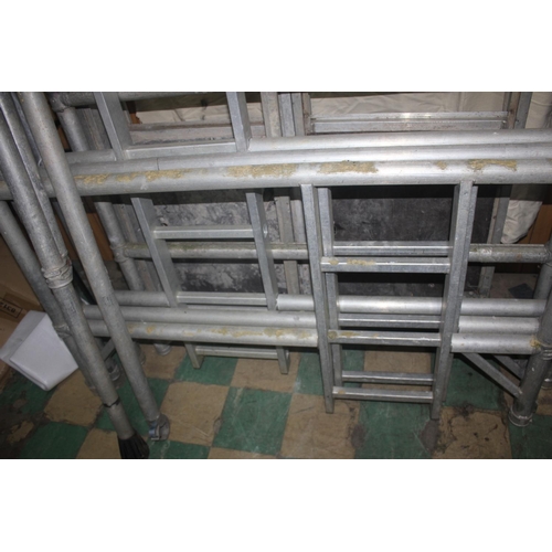 105 - TOWER SCAFFOLD PARTS & OXFORD STAIRWELL PLATFORM SYSTEM