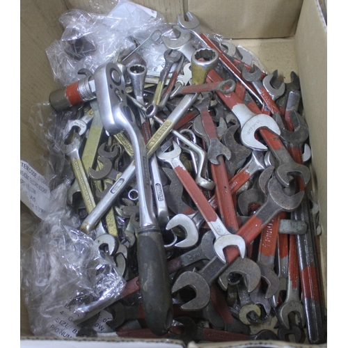 167 - QUANTITY OF SOCKETS AND SPANNERS