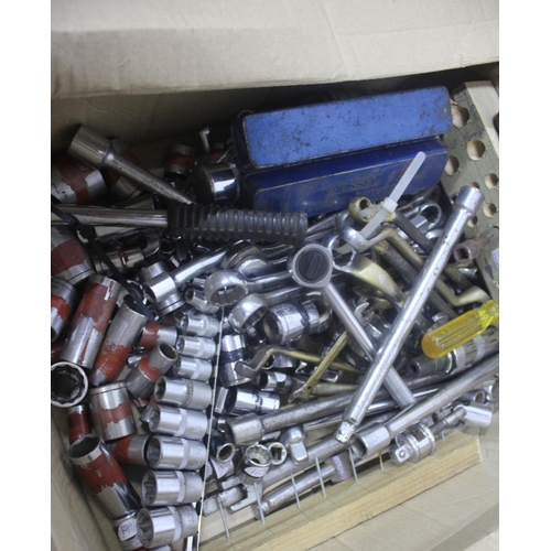 167 - QUANTITY OF SOCKETS AND SPANNERS