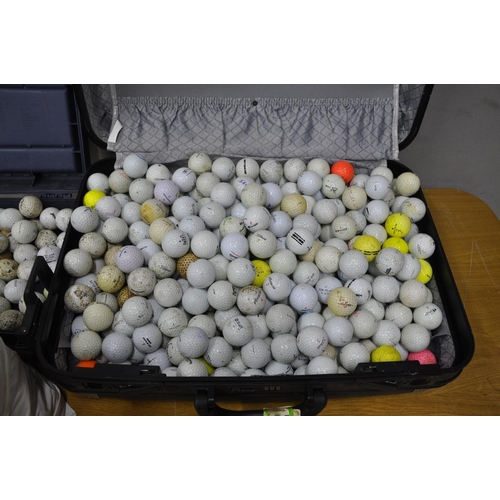 220 - LARGE QUANTITY OF GOLF BALLS