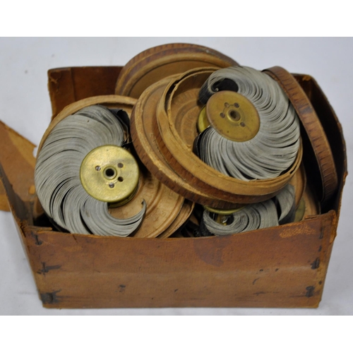 244 - KINORA EARLY MOVING PICTURE DEVICE NO. 1062 (MOULDING DAMAGED) & QUANTITY KINORA REELS