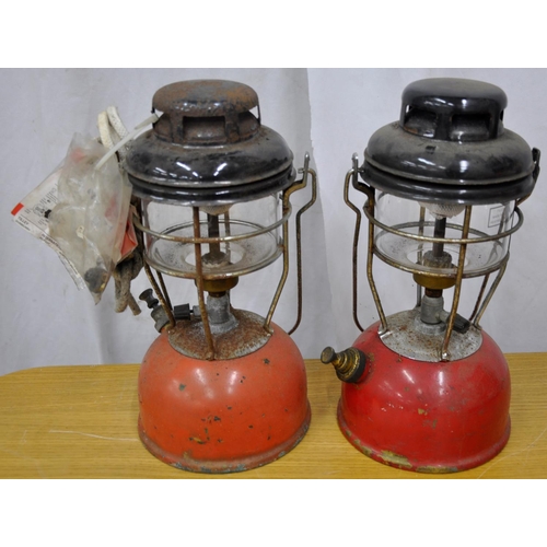 289 - BOX OF OLD LAMPS, PUMPS ETC.