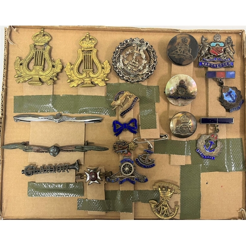 383 - QUANTITY VARIOUS BADGES & PIN BADGES INCLUDING MILITARY