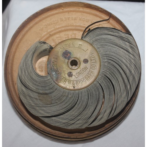 244 - KINORA EARLY MOVING PICTURE DEVICE NO. 1062 (MOULDING DAMAGED) & QUANTITY KINORA REELS