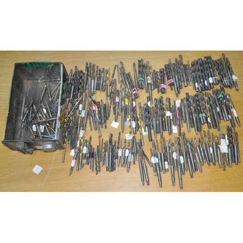 292 - LARGE QUANTITY DRILL BITS