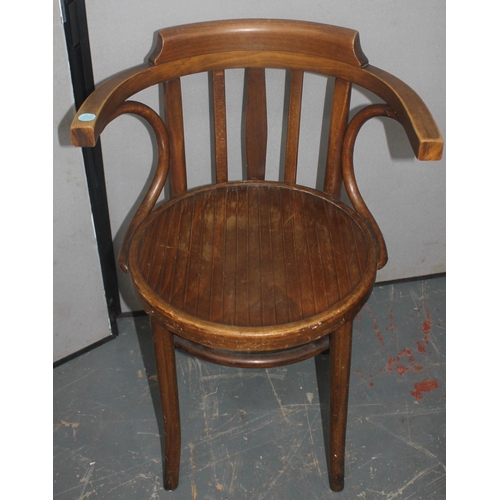 21 - BENTWOOD CHAIR AND BENTWOOD HAT AND COAT STAND