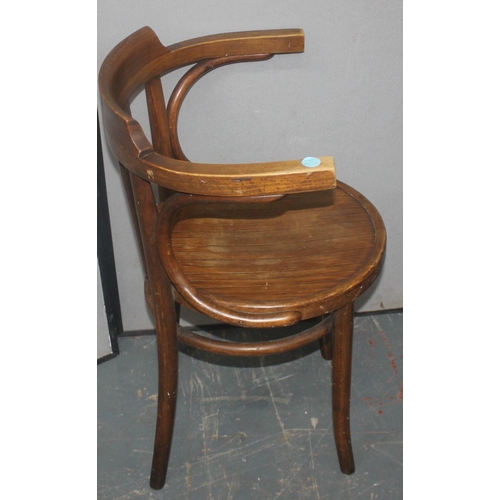 21 - BENTWOOD CHAIR AND BENTWOOD HAT AND COAT STAND